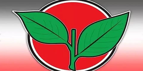 ”இரட்டை இலை சின்னத்தில் யார் நின்றாலும் ஆதரவு”-போட்டி போட்டு காய் நகர்த்தும் ஓபிஎஸ்-ஈபிஎஸ்
