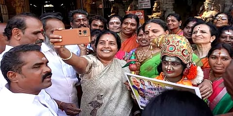 "மதுரை மீனாட்சியம்மனின் ஆட்சியை போன்றது பிரதமர் மோடியின் ஆட்சி"- வானதி சீனிவாசன் பெருமிதம்