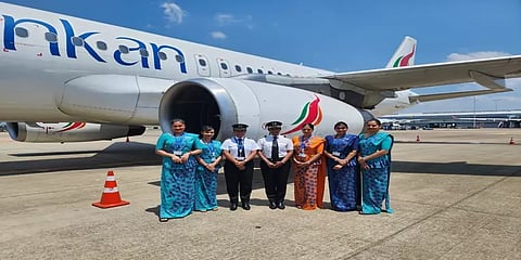 கொழும்பிலிருந்து திருச்சிக்கு பெண் விமானிகளே இயக்கிய  விமானம்!