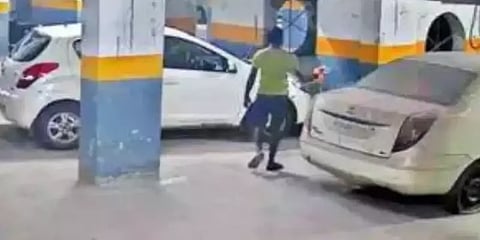 ‘என்னயே வேலைய விட்டு தூக்குறீங்களா?’ - பழிவாங்கிய இளைஞரால் அதிர்ந்த குடியிருப்புவாசிகள்!