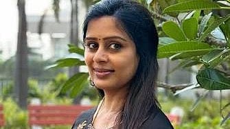 விமான நிலையத்தில் பீரியட்ஸ்.. நடிகை-க்கு நடந்த மோசமான சம்பவம்.. முக்கியமான வீடியோ வைரல்!