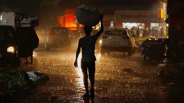 100 ஆண்டுகளில் இல்லாத மழை.. தத்தளிக்கும் கனடா.. தொடரும் மீட்புப் பணி!!