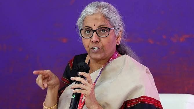 'ரஷ்யாவிடம் வாங்குவதை நிறுத்த முடியாது..' இந்தியாவுக்கு சிக்கல்? நிர்மலா சீதாராமன் சொன்ன காரணம்!