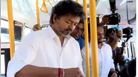 கோயம்பேடு | வெற்றிப் பயணத் திட்டம்.. டிக்கெட் வழங்கி தொடங்கி வைத்தார் முதல்வர் விஜய்!!