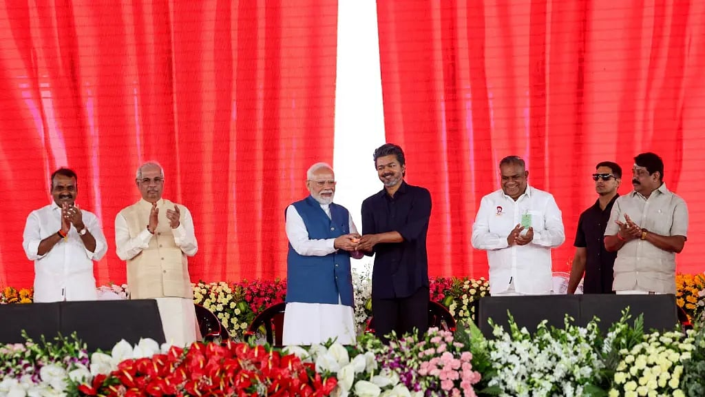 பிரதமருடன் முதல்வர் விஜய் சந்திப்பு : அடுத்த நாளே நடந்த அரசியல் மாற்றம்!