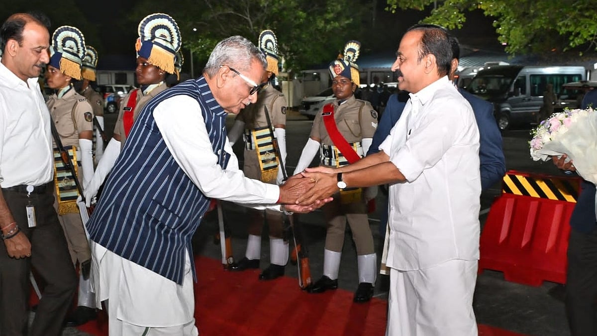 ஆளுநர் மாளிகையில் அசைவத்துக்கு தடை.. கேரளாவில் சர்ச்சை!