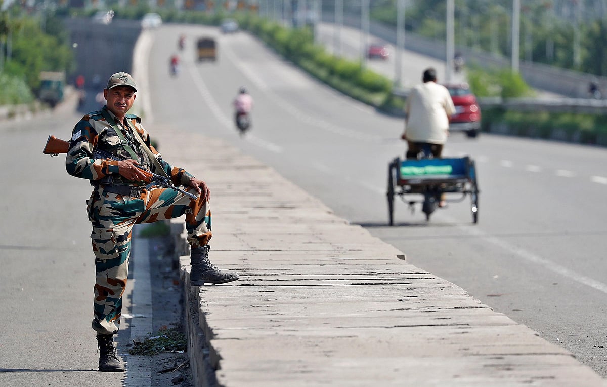 

ڈیرے کی ’دہشت گردی‘ ، اتر پردیش میں ہائی الرٹ 