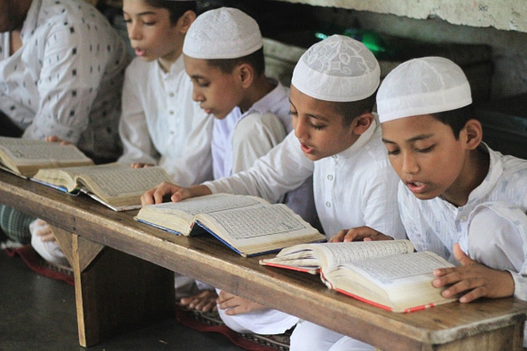 
















مدارس اسلامیہ کی وطن پرستی پریوگی کا طمانچہ