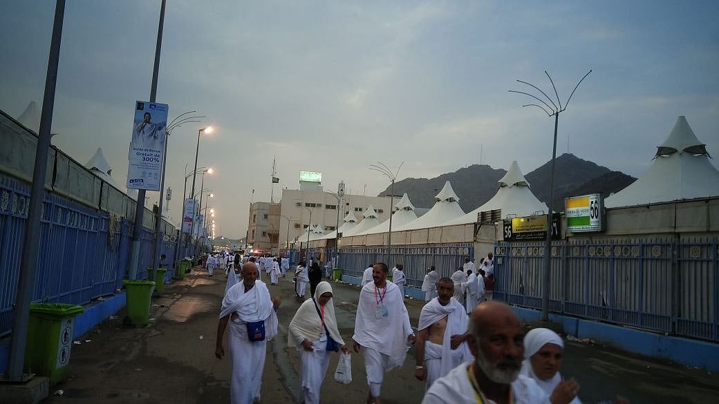 

Qaumi Awaz