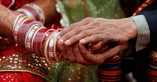 

سوالوں کے گھیرے میں ’لو جہاد‘