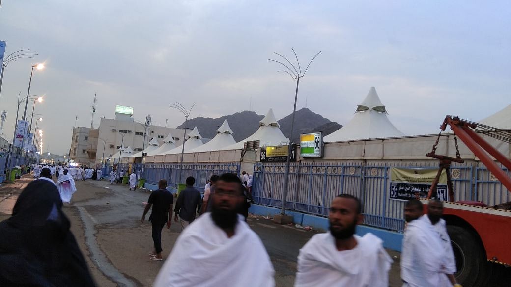 

Qaumi Awaz