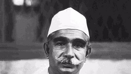 <b>مختار احمد انصاری</b>
