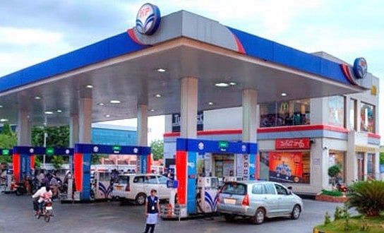 تیل قیمتوں میں اضافہ: مودی حکومت
چپکے سے آپ کی جیب کاٹ کر خزانہ بھر رہی ہے