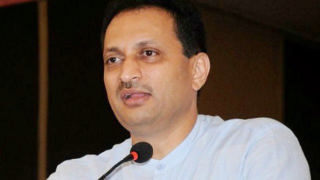 کوئی مسلمان ہندو لڑکی کو چھوئے تو اس کا ہاتھ کاٹ دینا چاہیے، مودی کے وزیر ہیگڑے کا بیان