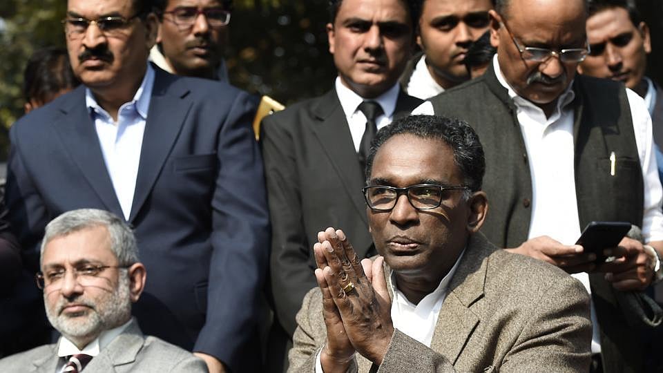 چیف جسٹس پر اخلاقی اور نفسیاتی دباؤ!