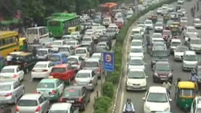 دہلی میں ٹریفک جام کا یاک منظر&nbsp;