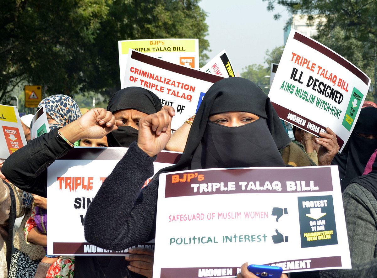کیا مودی حکومت نے اپوزیشن کو دھوکہ دے کر طلاقِ ثلاثہ بل منظور کرایا!