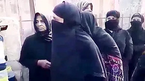 طلاق ثلاثہ کے خلاف مسلم خواتین کا ہنگامہ، لالچ دینا بی جے پی کو مہنگا پڑا