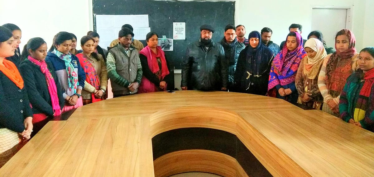 موت سے ہارگئی مشاعروں کی زندگی 