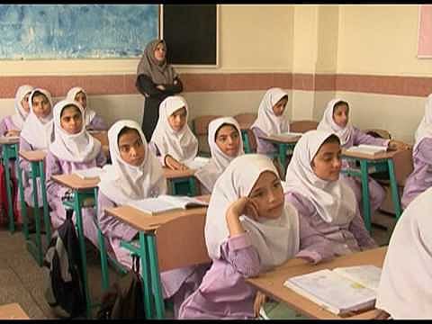 ایران: ثقافت بچانے کیلئے انگریزی زبان پر پابندی