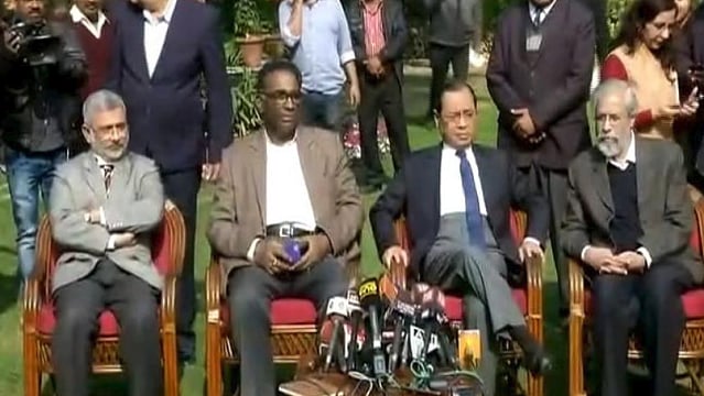 چاروں سینئر جج عدالت پہنچے، مسئلہ جلد سلجھنے کا امکان