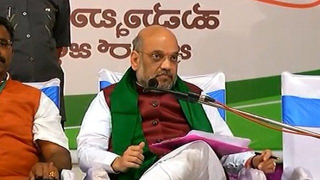 ہیگڑے کے بیان سے ناراض دلتوں نے امت شاہ کو ’کالا جھنڈا‘ دکھایا