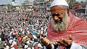 اللہ بچائے جہنم میں جھونکنے والی مسلم قیادت سے