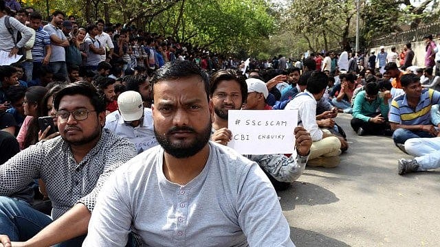 ایس ایس سی گھوٹالہ: انا ہزارے کی طلباء سے ملاقات، احتجاج جاری