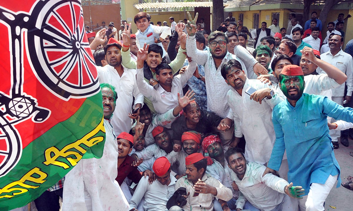 نہیں چلا یوگی کا جادو، بی جے پی کا مضبوط قلعہ منہدم