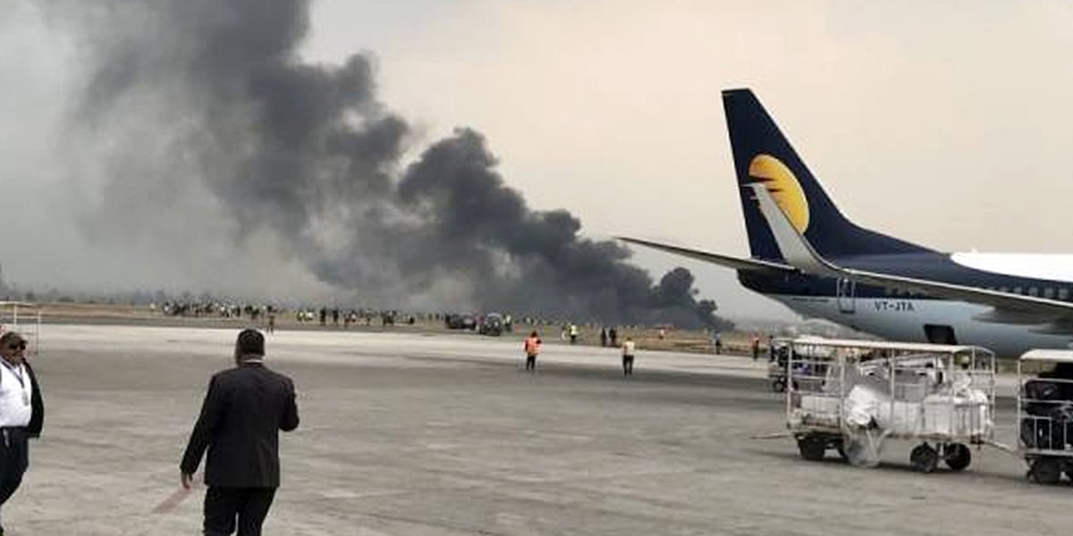 بنگلہ دیش کا مسافر طیارہ  نیپال میں گر کر تباہ، 50 افراد ہلاک