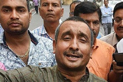 فیس بک پر سینگر کی بیٹی کے متعلق نازیبا تبصرہ، ایف آئی آر درج