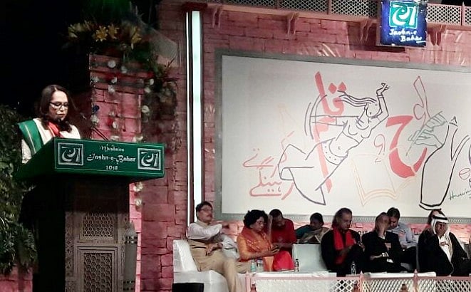 مشاعرہ جشن بہار: ’ہم اپنی آنکھوں کے حصے کے خواب مانگتے ہیں‘