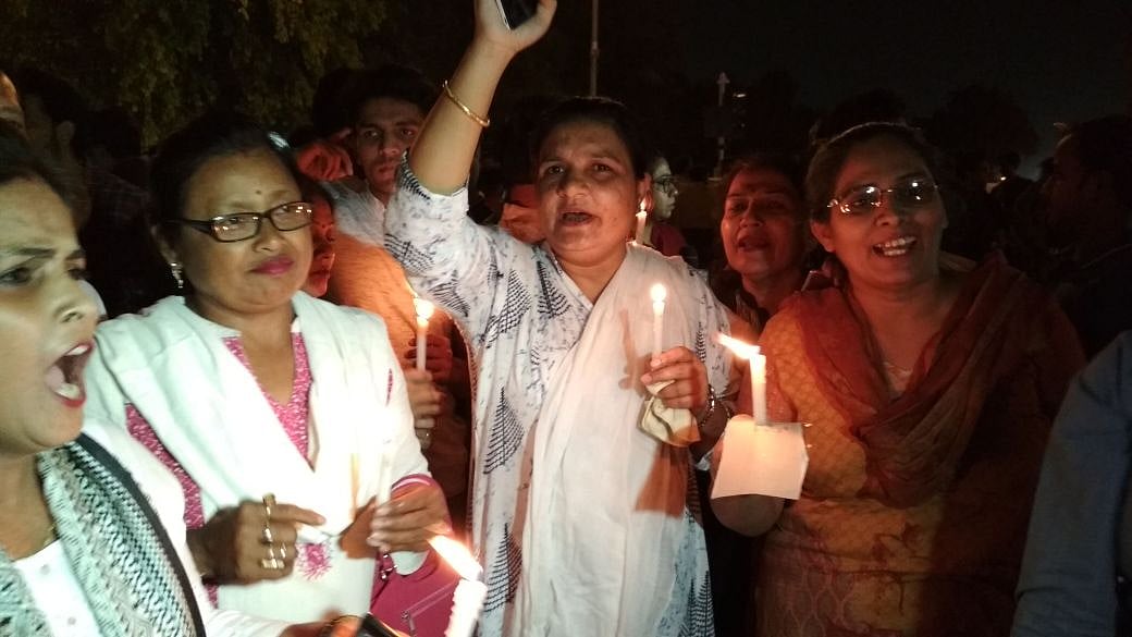 کٹھوعہ ریپ: پی ڈی پی کے دباؤ میں بی جے پی نے گھٹنے ٹیکے، دونوں وزراء کے استعفے