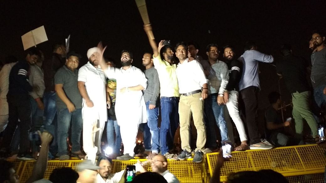 کٹھوعہ ریپ: پی ڈی پی کے دباؤ میں بی جے پی نے گھٹنے ٹیکے، دونوں وزراء کے استعفے