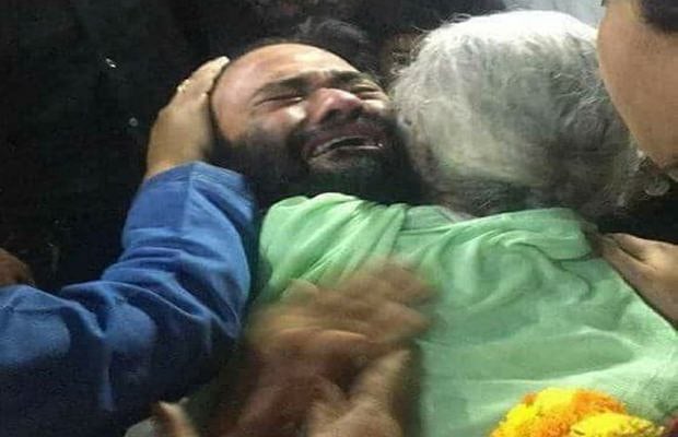 ڈاکٹر کفیل کے بھائی کا درد: ’یوگی حکومت نے ہمارا جینا مشکل کر دیا ‘