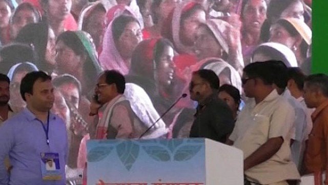 راہل اور کانگریس پر حملہ کے لیے نریندر مودی لندن سے کر رہے ہیں فون!