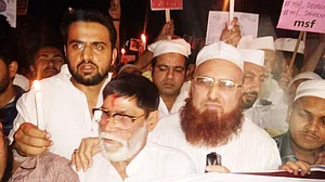 بچیوں پر بربریت کے خلاف دیوبند میں بھی نکلا کینڈل مارچ