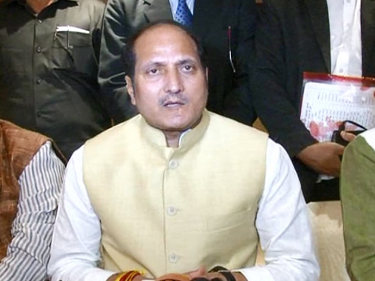 یوگی کے وزیر نے دلت  کے ساتھ شب گزارنے کے نام پر کیا ڈرامہ!