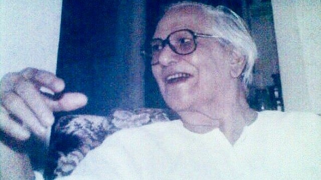 بیادِ مجروح سلطان پوری... چراغ دل کا جلاؤ بہت اندھیرا ہے