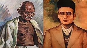 ہندوستانی کرنسی سے ہٹیں گے مہاتما گاندھی، لگے گی ساورکر کی تصویر!