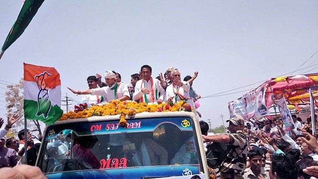 مدھیہ پردیش: کمل ناتھ اور سندھیا نے ’بی جے پی ہٹاؤ،پردیش بچاؤ‘ کا نعرہ دیا