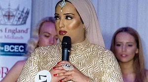 مسلم ماڈل نے پہنا حجاب تو مقابلہ حسن سے ہوئی باہر