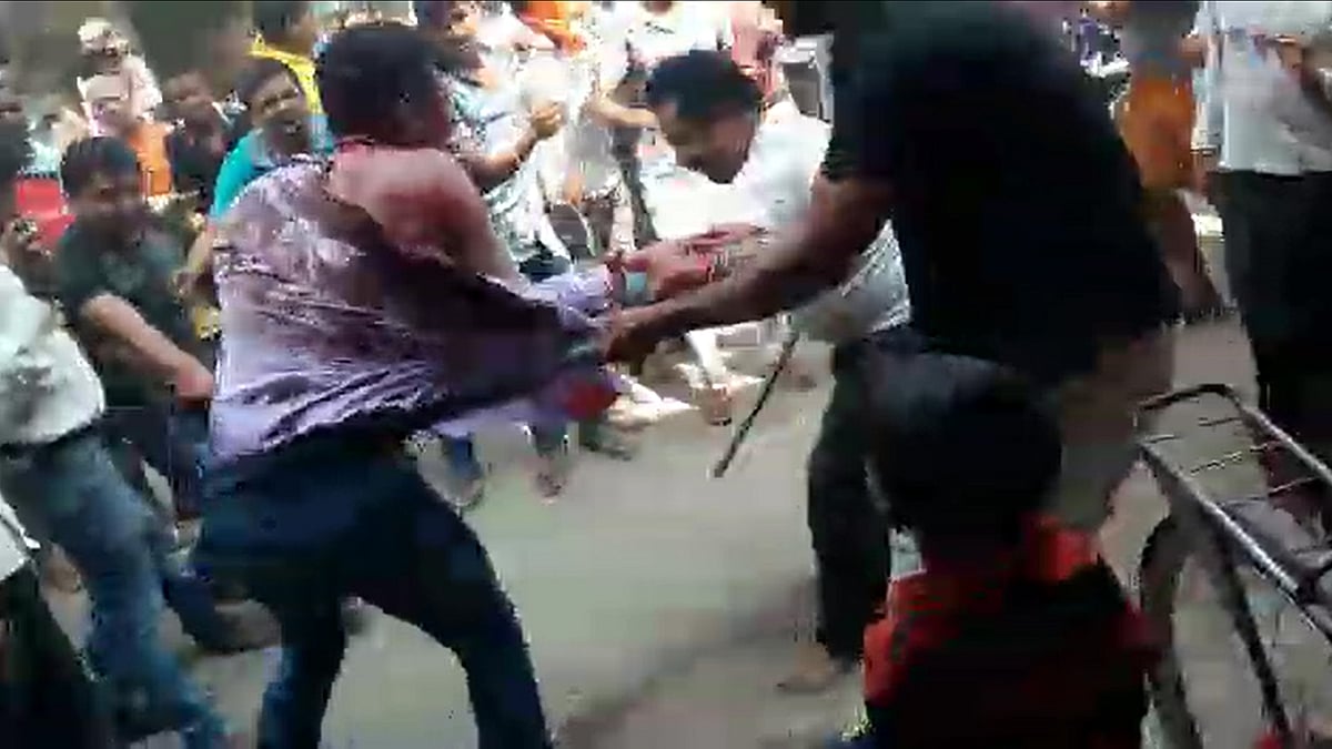 نتیش کے بہار میں بی جے پی کارکنان نے فوجی کو  کیا لہولہان