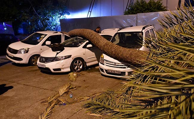 کئی ریاستوں میں آندھی کا قہر،60 سے زیادہ لوگوں کی موت، آج کے لئے بھی ایلرٹ 