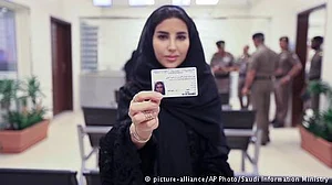 سعودی خواتین کو اولین ڈرائیونگ لائسنس جاری کر دیے گئے