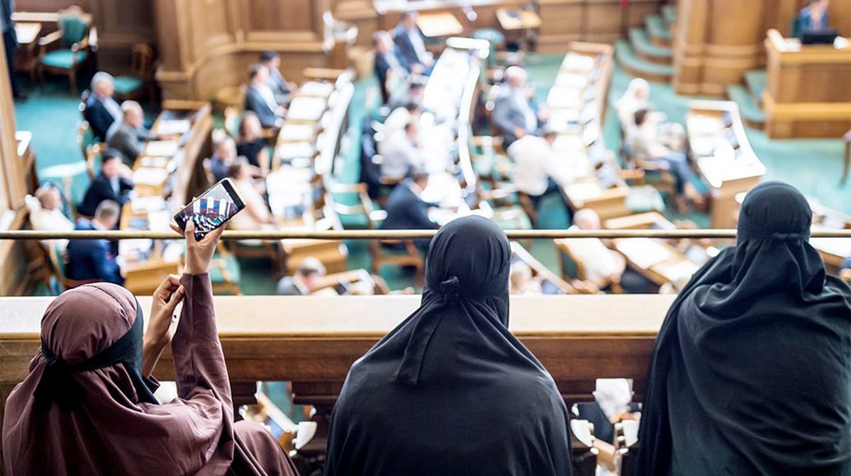 برقع پر قانونی پابندی: ڈنمارک میں بھی قانون منظور