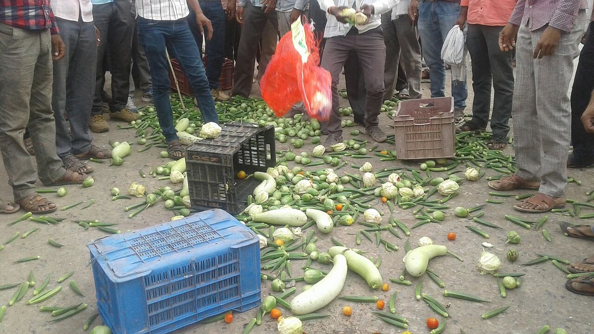 کسانوں کے ’گاؤں بند‘ کا تیسرا دن: سبزیوں کے داموں میں لگی آگ