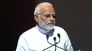 پھر پھسلی وزیر اعظم کی زبان، ایمس میں کہہ ڈالی عجیب و غریب بات