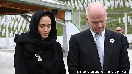 ایک مسلمان ماں کو انجلینا جولی کا خراج عقیدت