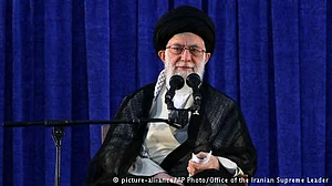 امریکہ کے خلاف ایران کا جواب ناکافی ہے: علی خامنہ ای